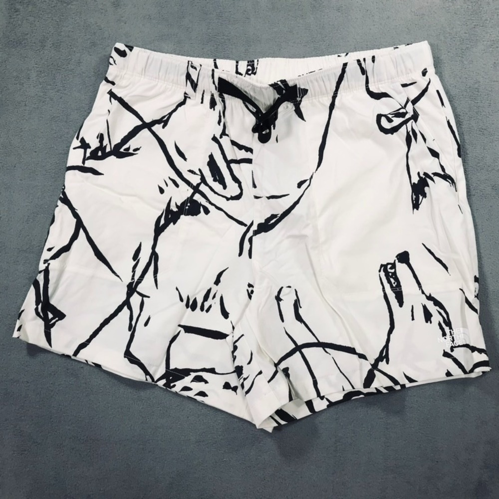 The North Face Shorts Womens Large Black White Wolves Belted Hiking Nylon Flex